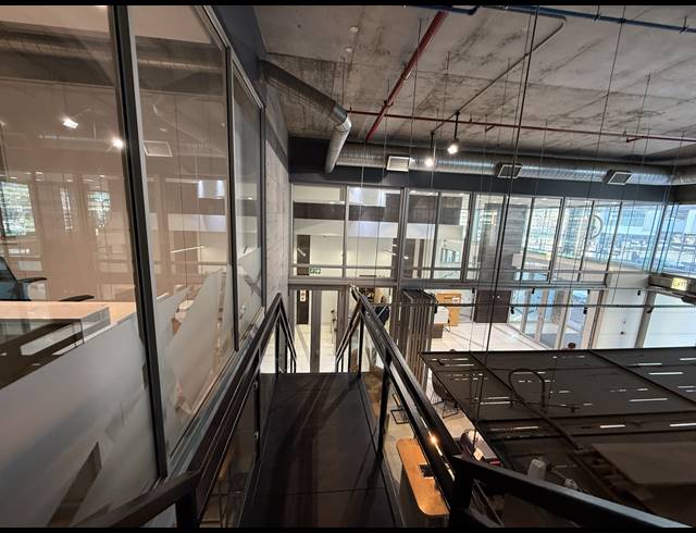 98M² OFFICE TO LET IN FORESHORE
